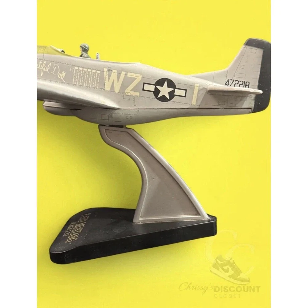 MUSTANG Model Metal Airplane P-51D Big Beautiful Doll Fighter Squadron  Desk Top